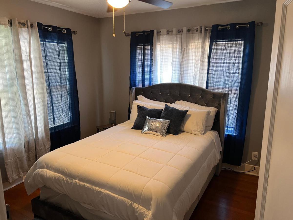 2Nd Level Duplex, Downtown Houston Near Toyota Center, Smoking Allowed On Balcony! Apartment Luaran gambar