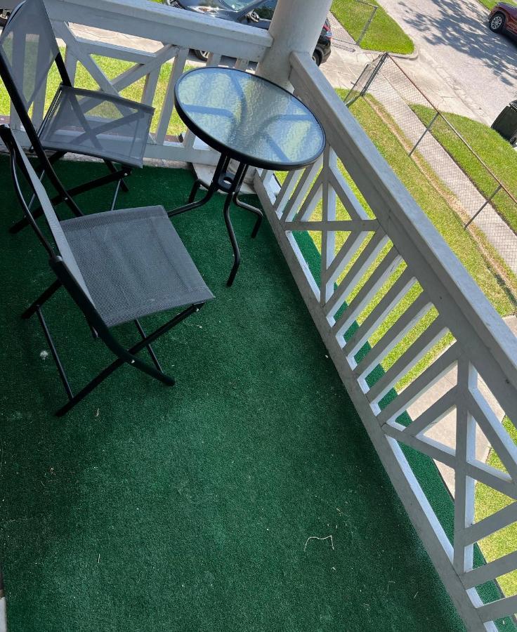 2Nd Level Duplex, Downtown Houston Near Toyota Center, Smoking Allowed On Balcony! Apartment Luaran gambar